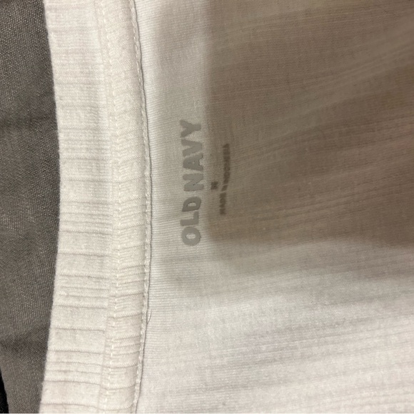 Old navy white shirt with open neck - Picture 3 of 3